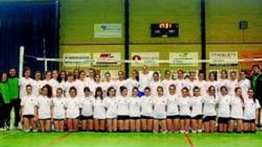 Grupo de tecnificación cadete femenino de voleibol