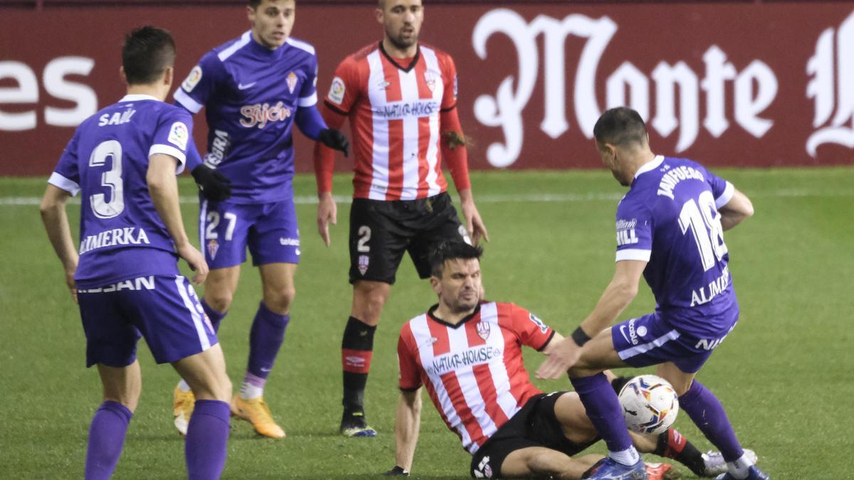 El partido del Sporting ante el Logroñés, en imágenes