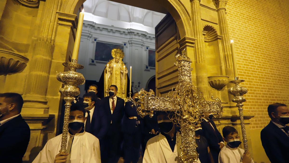 Madrugada de traslados para la veneración 'El Verbo Encarnado' en la Catedral