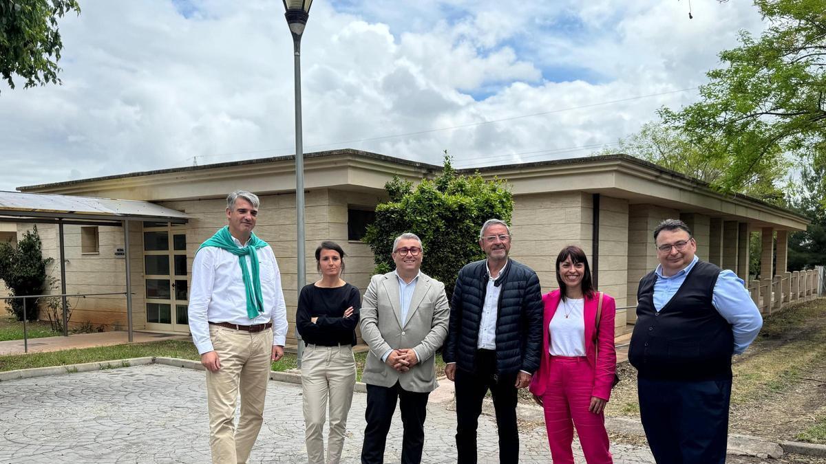 Autoridades municipales y representantes de la Fundació Joan XXIII.