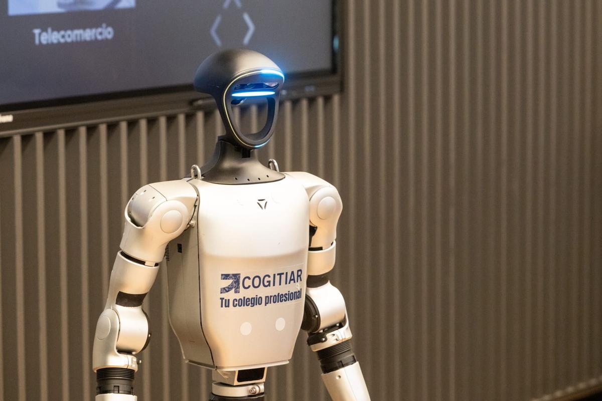 Imagen del Robot Pepe, creado por el Colegio Profesional de Ingenieros