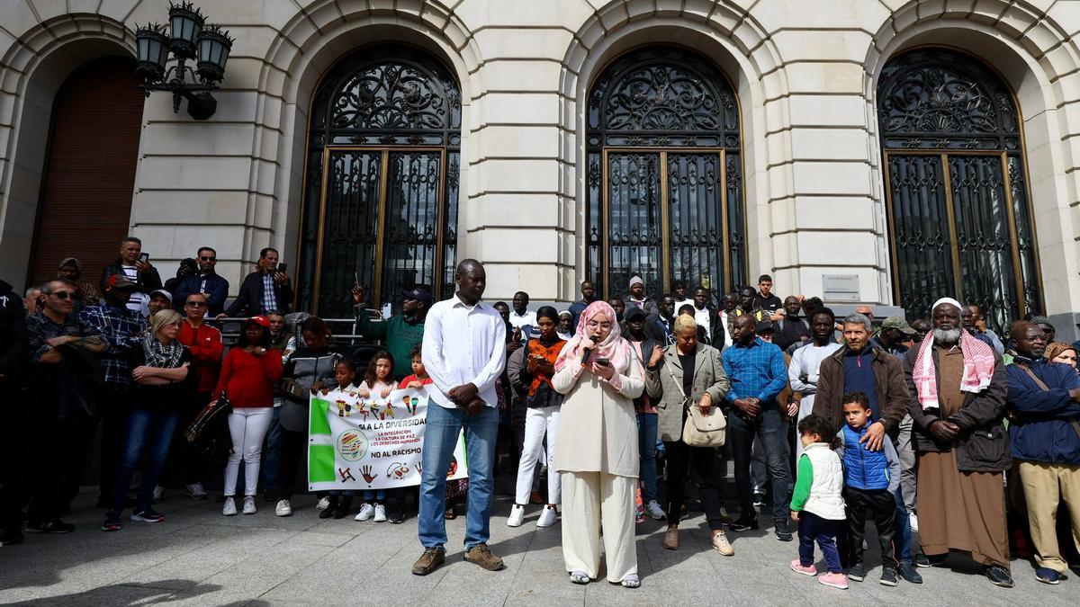 VÍDEO | La Comisión Islámica se concentra en Zaragoza tras las polémicas acciones de Nolasco