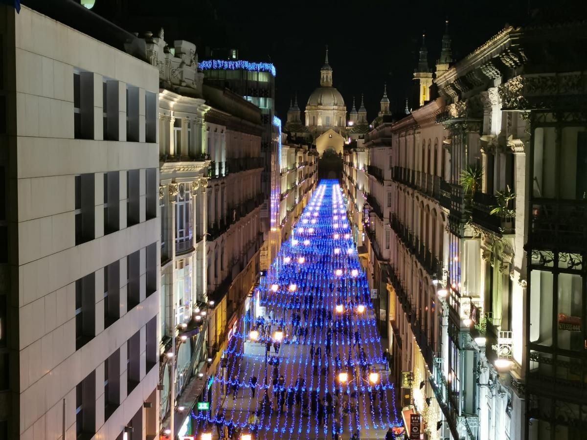 Pruebas de las luces navideñas en la calle Alfonso