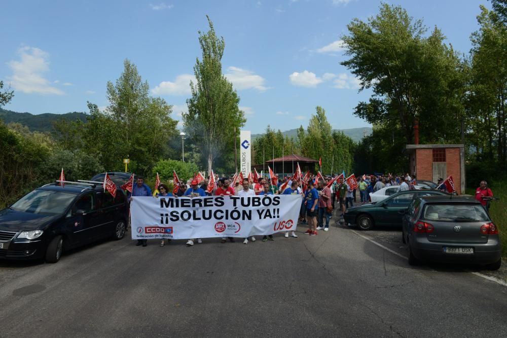 Marcha protesta de Mieres Tubos