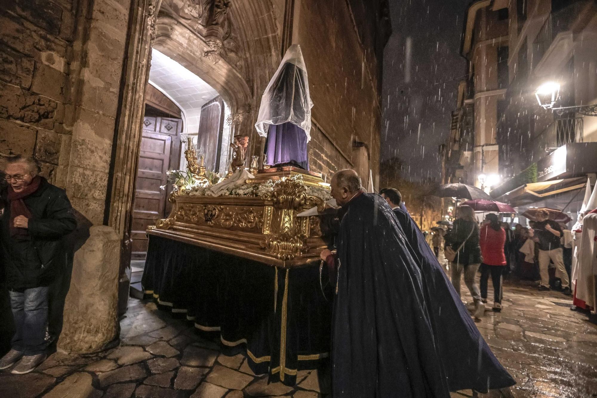 FOTOS | SEMANA SANTA 2024: Procesión de la Virgen Dolorosa