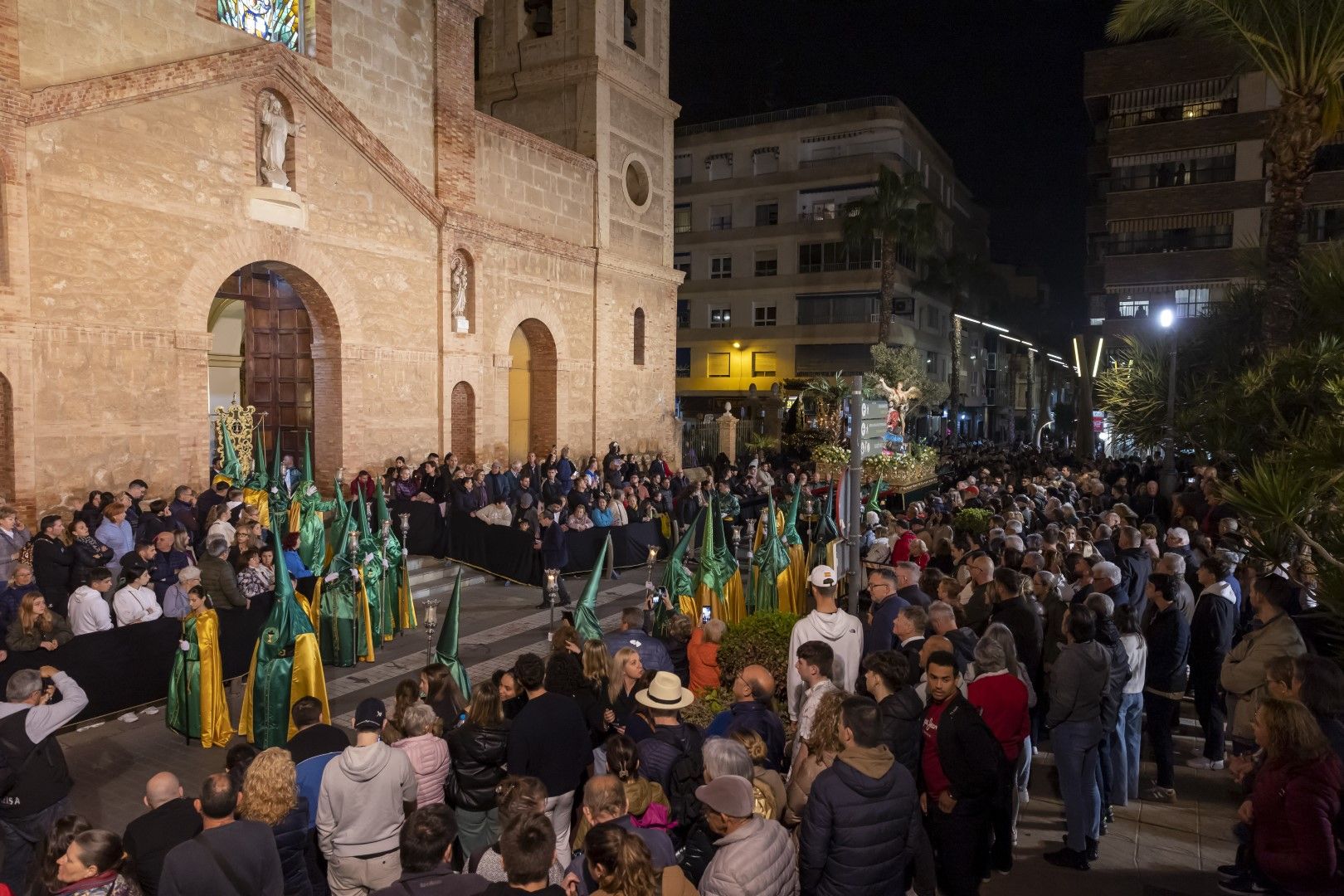 Aquí las imágenes de la Procesión de Lunes Santo en Torrevieja