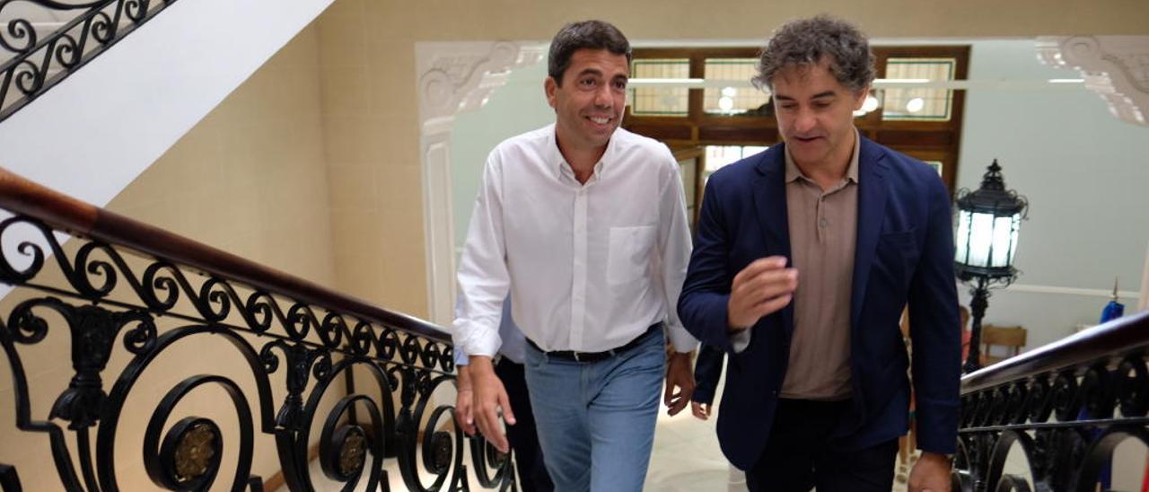 Carlos Mazón y Francesc Colomer en la reunión sobre la tasa turística en Alicante.