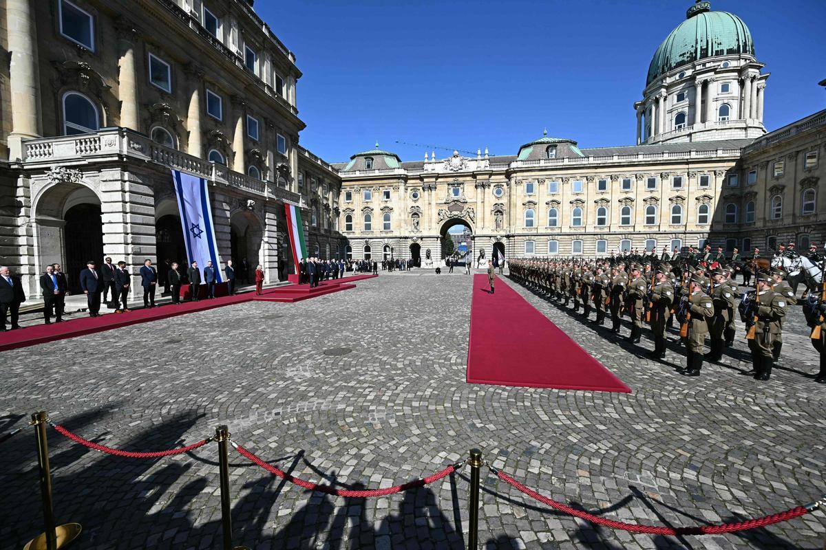 Orban recibe a Netanyahu en Budapest