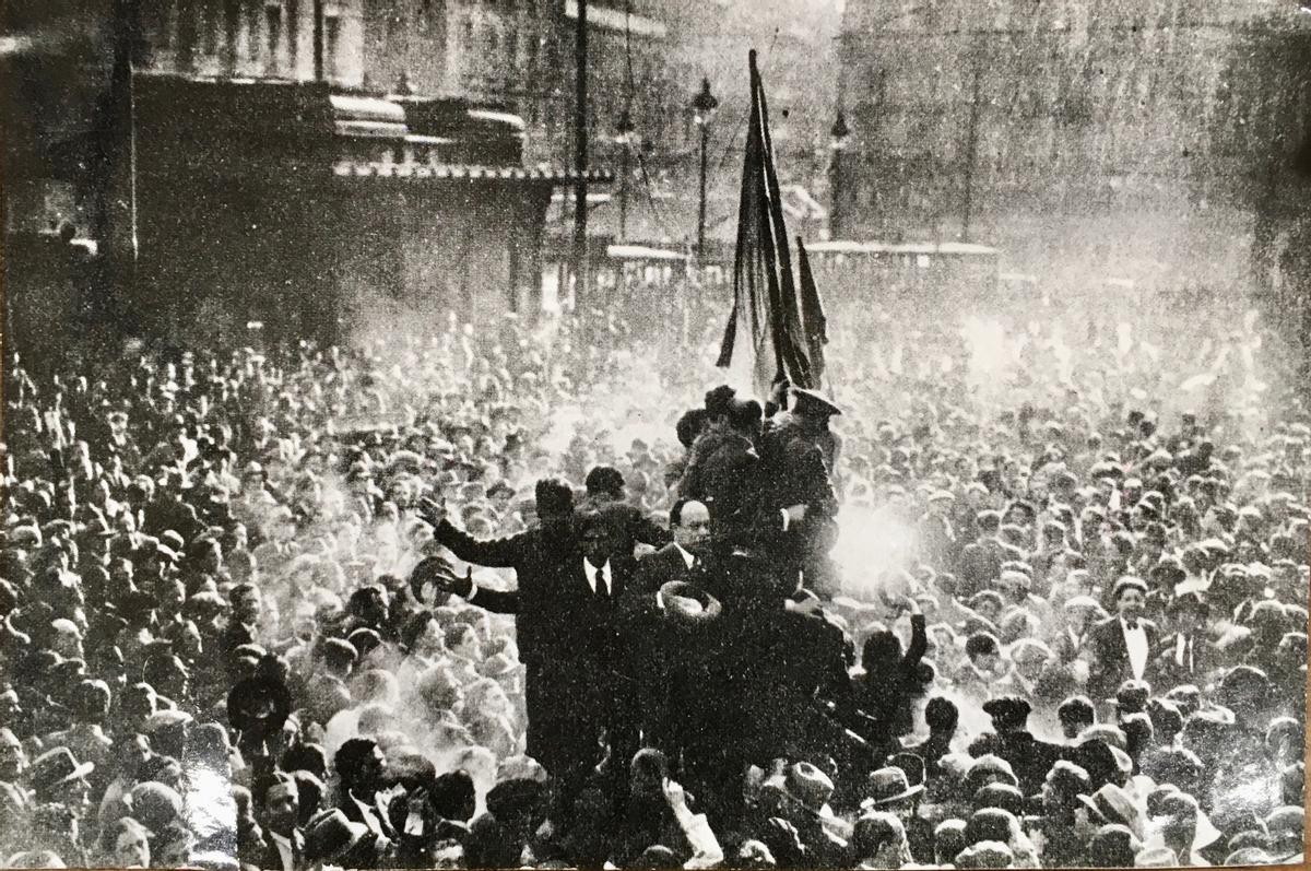  Proclamación de la Republica en la Puerta del Sol de Madrid, el 14 de abril de 1931