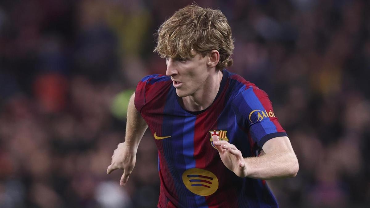 Anthony Gordon , en una carrera en el Camp Nou