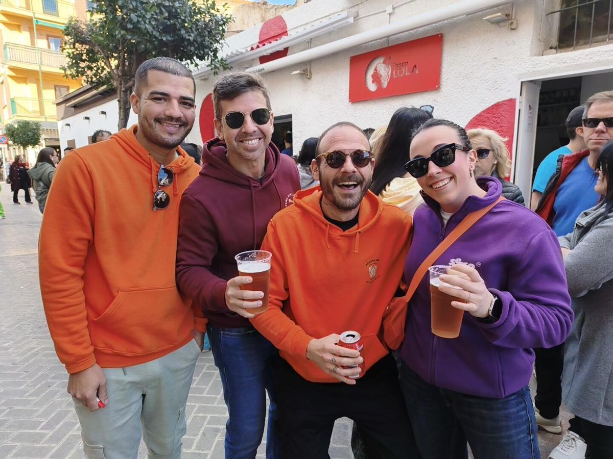 Las mejores imágenes del Día de las Peñas en las fiestas de Benicàssim