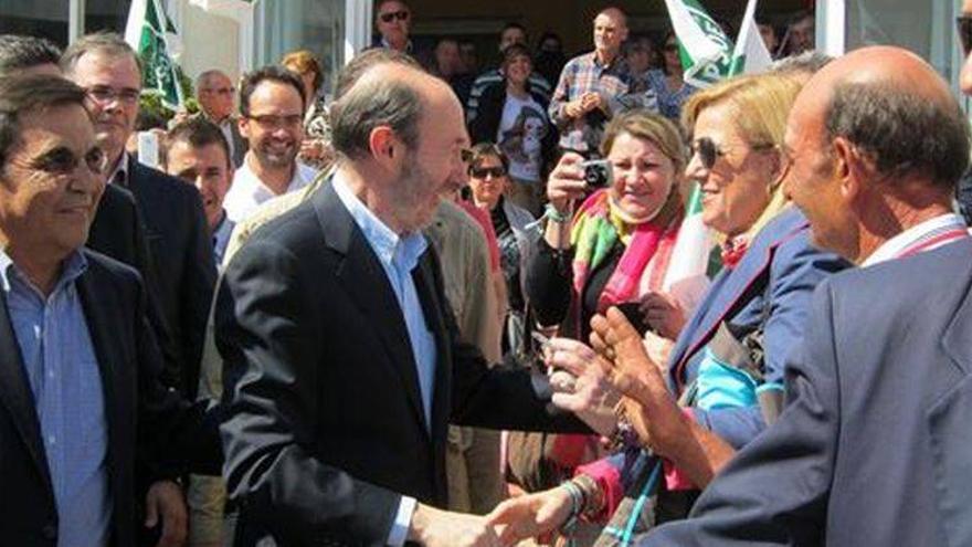 Rubalcaba advierte que Rajoy pondrá el copago sanitario