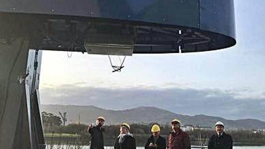 La secretaria de Pesca, segunda por la izquierda, en la presentación de la vela.