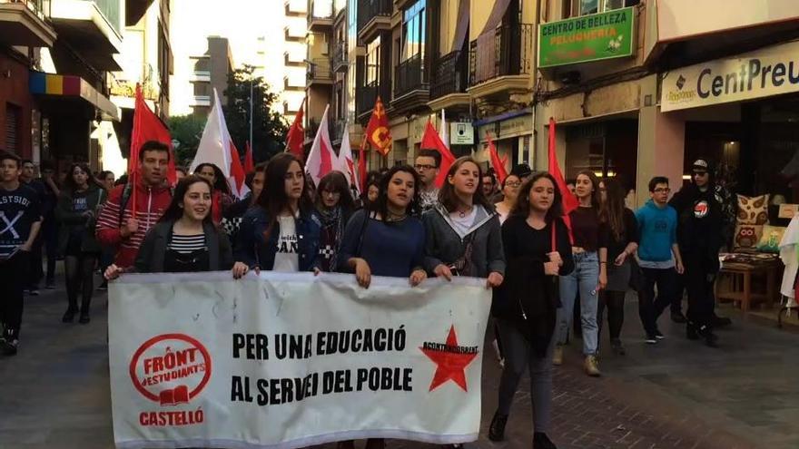 Manifestación contra la Lomce y el 3+2 en Castelló