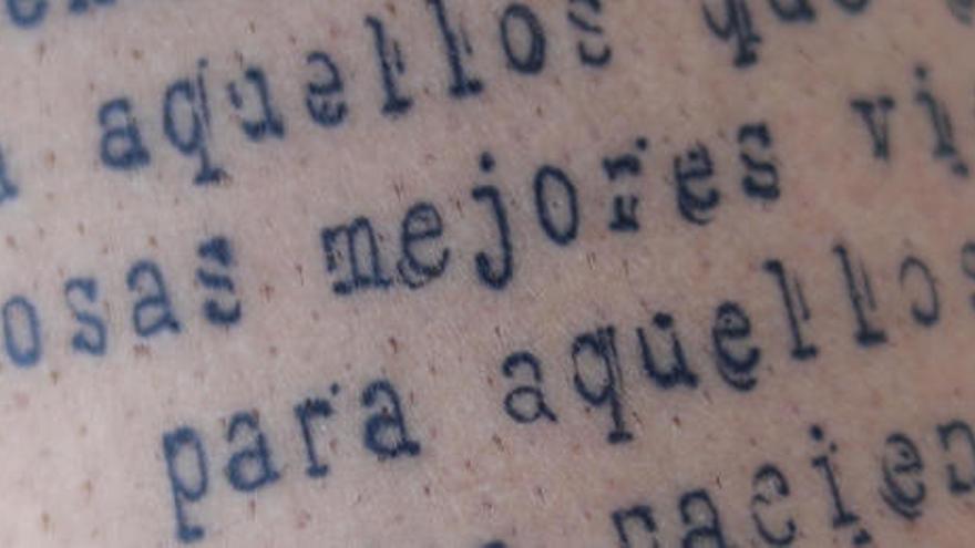 El llamativo tatuaje que motiva a Roger