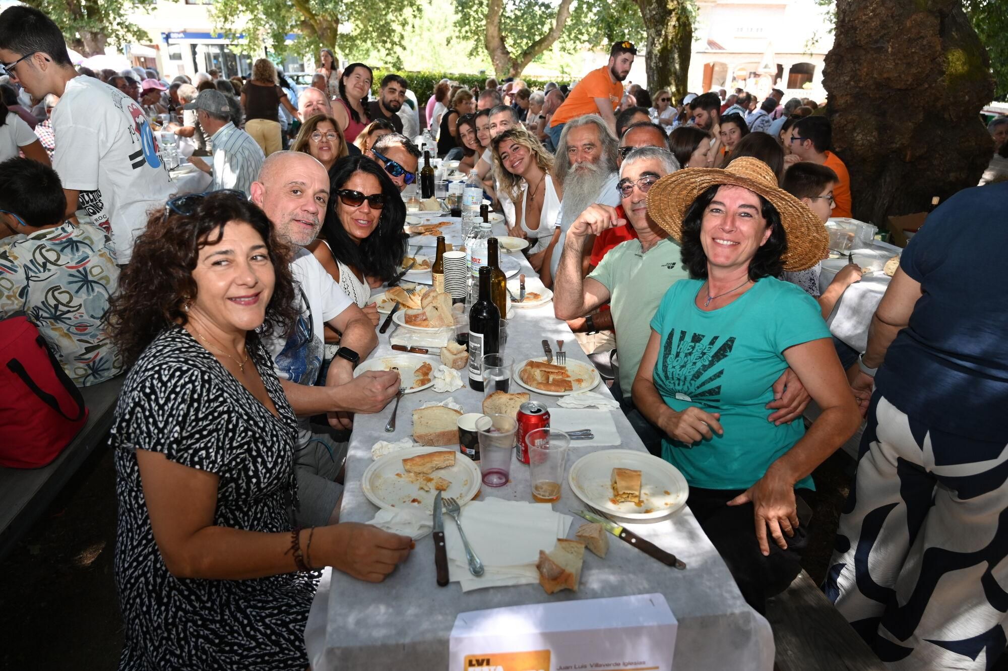 Se sirvieron más de doscientos «años», en una jornada con más de tres mil comensales