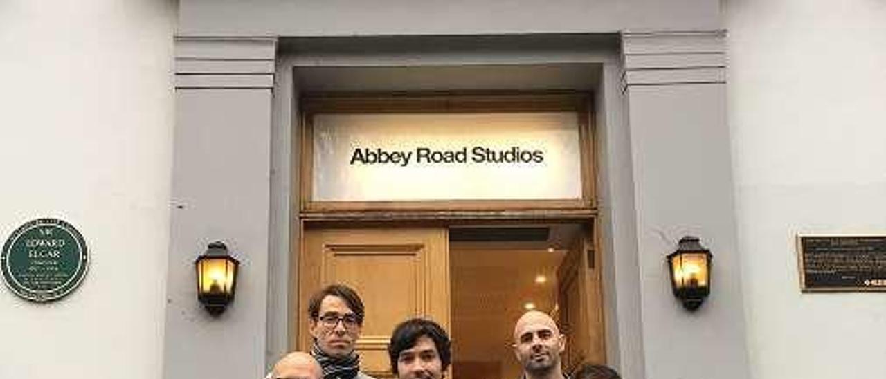 &quot;Polaroids&quot;, a las puertas de los estudios Abbey Road.