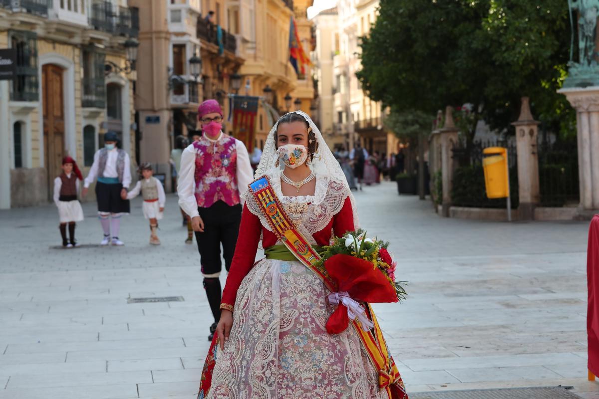 Búscate en la ofrenda por la calle caballeros de las 17:00 a las 18:00