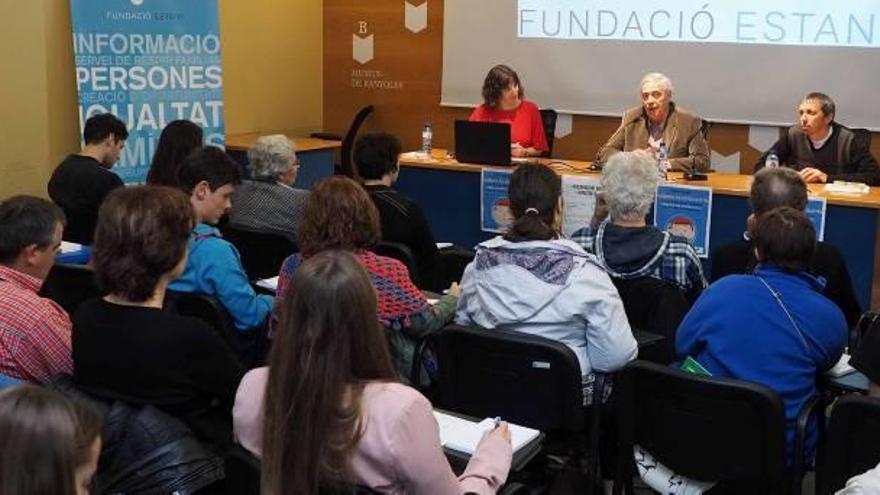 Un instant de la jornada que va tenir lloc ahir al Museu Darder de Banyoles.