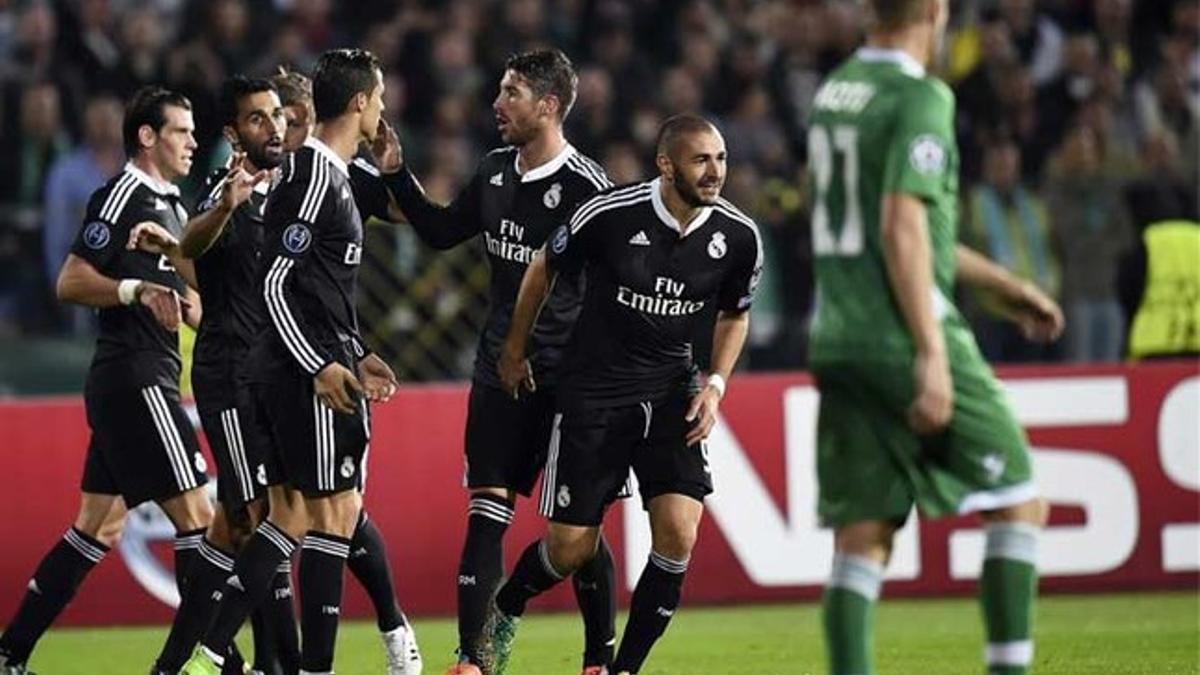 Karim Benzema celebra un gol que al final fue decisivo para el Real Madrid