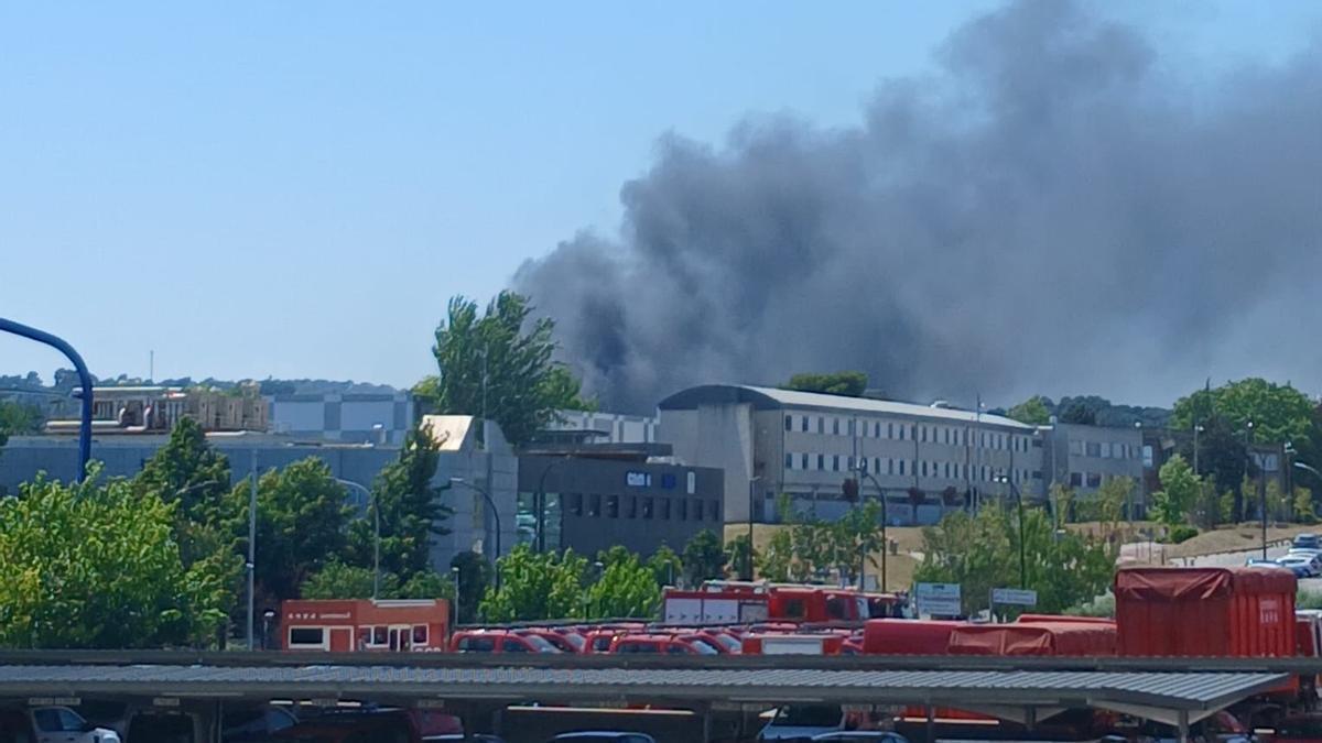Imatge de l'incendi des del comandament de Bombers