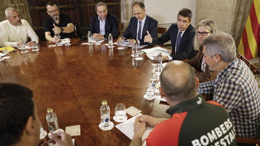 El president Mazón se reúne con algunas organizaciones sindicales de bomberos forestales de la Comunitat Valenciana