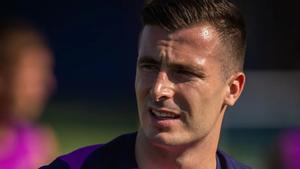 Iñaki Peña, el portero del Barça, en un entrenamiento en la ciudad deportiva de Sant Joan Despí.