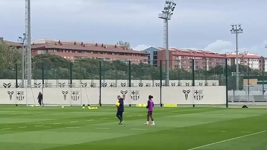 Koundé, la gran novedad de la sesión matutina del Barça