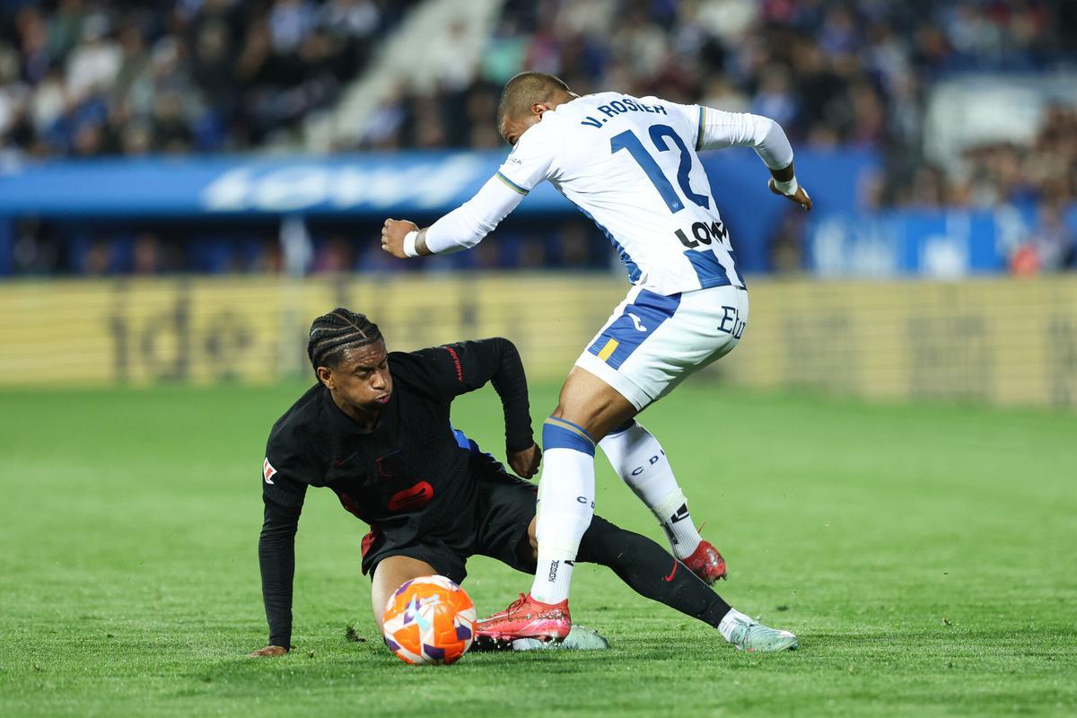 Alejandro Balde of FC Barcelona and Valentin Rosier of CD Leganes looks on during the Spanish League, LaLiga EA Sports, football match played between CD Leganes and FC Barcelona at Butarque stadium on April 12, 2025, in Leganes, Madrid, Spain. AFP7 12/04/2025 ONLY FOR USE IN SPAIN. Irina R. Hipolito / AFP7 / Europa Press;2025;SPORT;ZSPORT;SOCCER;ZSOCCER;SPAIN;CD Leganes v FC Barcelona - LaLiga EA Sports