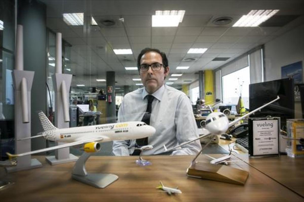 Javier Sánchez-Prieto, president de Vueling, en el seu despatx de les instal·lacions de la companyia al Polígon Mes Blau del Prat de Llobregat.