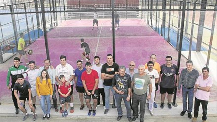 interesante torneo de pádel de la barriada de san josé de villafranca