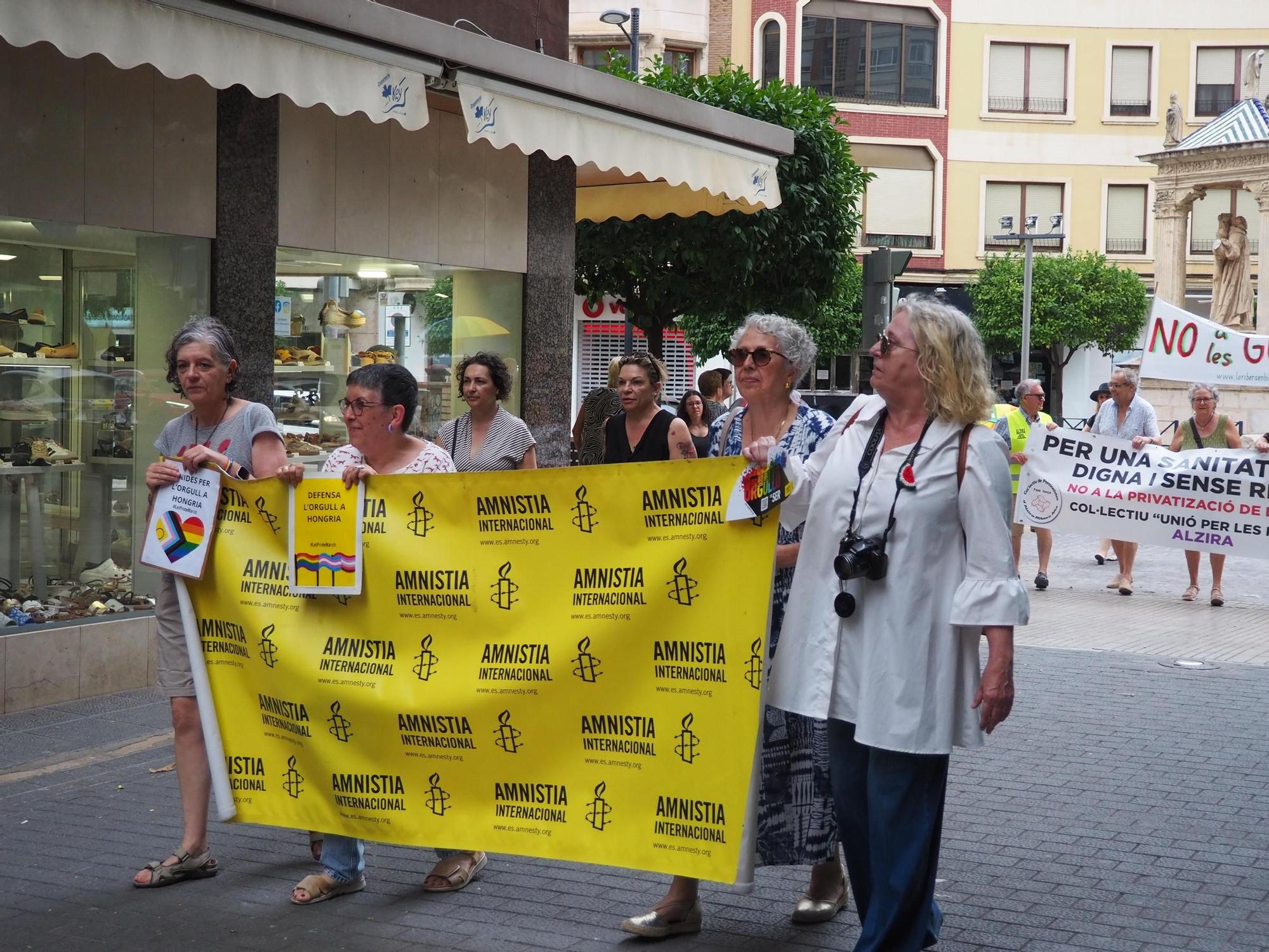Así ha sido la manifestación del orgullo LGTBI en Alzira