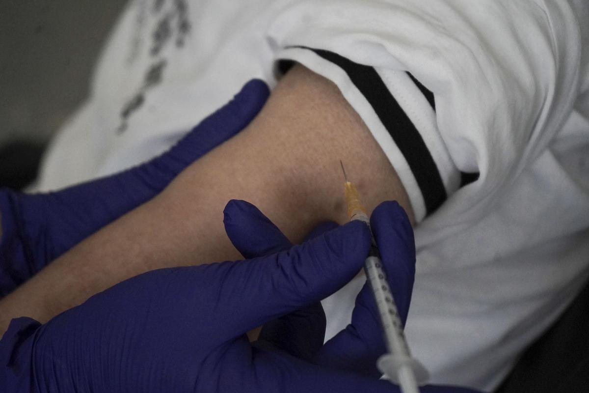 La vacunació és necessària per prevenir el tètanus.