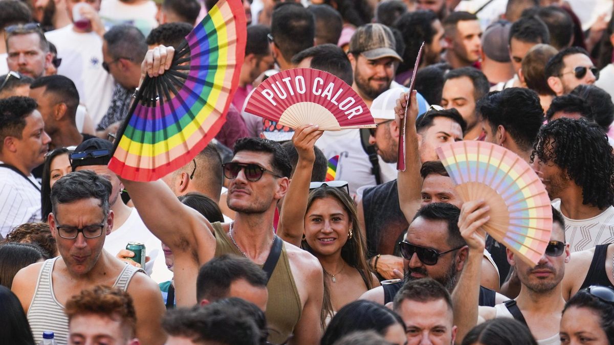 Asistentes al pregón del Orgullo de Madrid.
