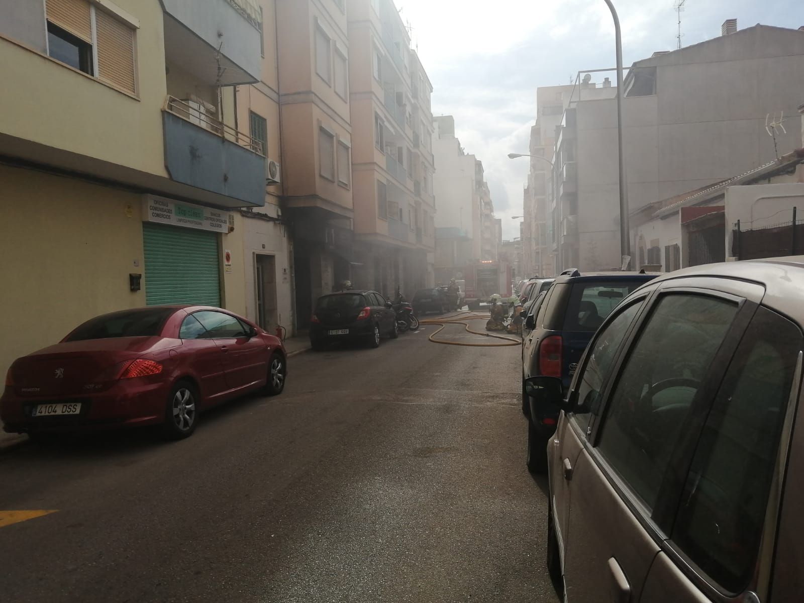 Un hombre herido en el incendio en un garaje en Palma