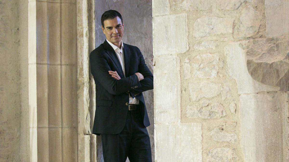 Pedro Sánchez, secretari general del PSOE, planteja una pregunta a Albert Rivera, de Ciutadans.