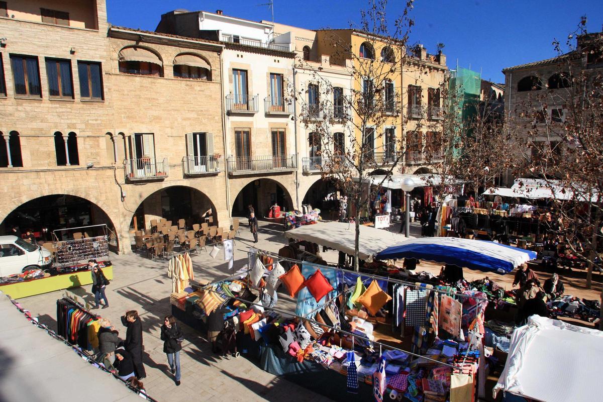 El mercat setmanal de Banyoles.