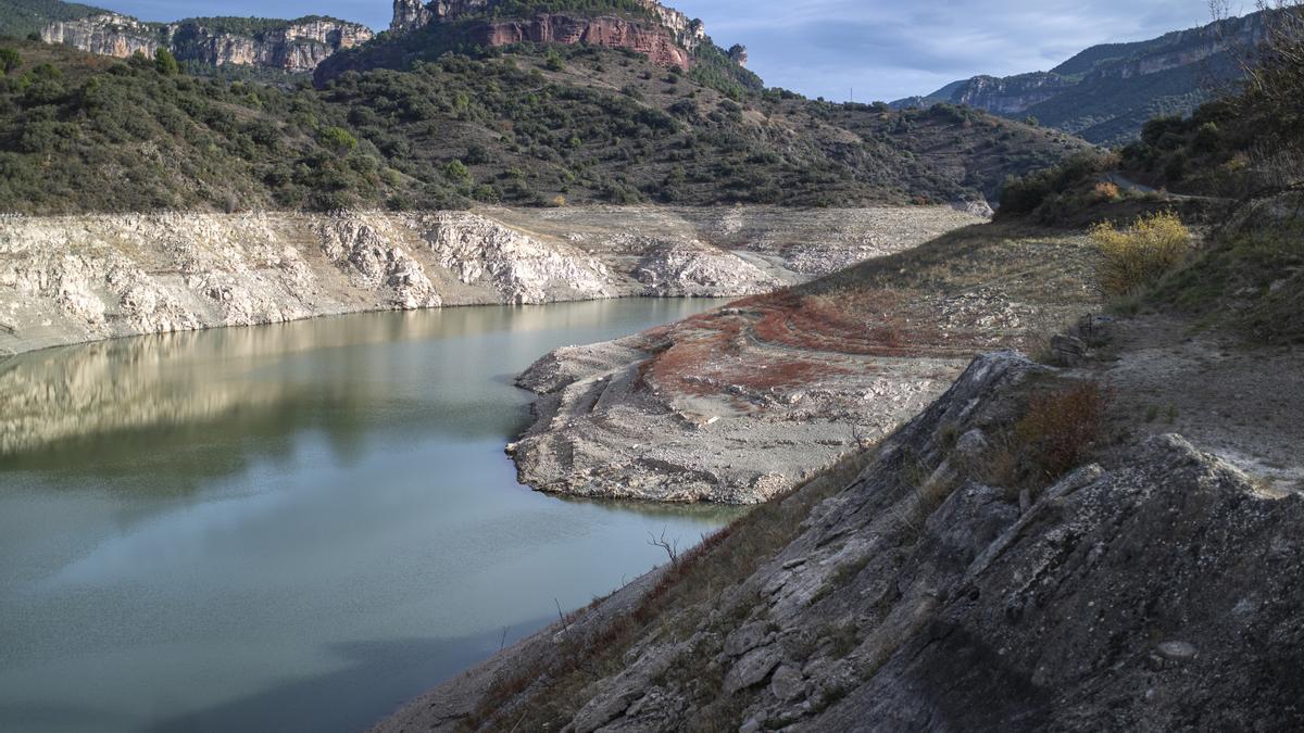 Imagen de archivo - Vista del pantano de Siurana, a 24 de noviembre de 2022, en Barcelona, Catalunya (España).