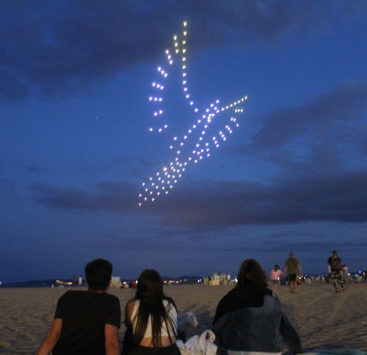 Un espectacle amb drons, en la festa del Carm de l’any passat a Empuriabrava. | SANTI COLL ’