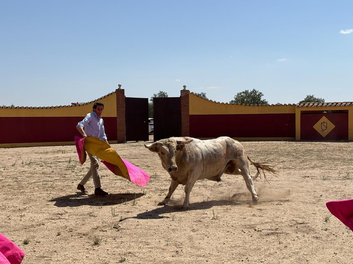GALERÍA | Fiesta campera con el novillero Pepe Luis Cirugeda en "Toros Villalpando"