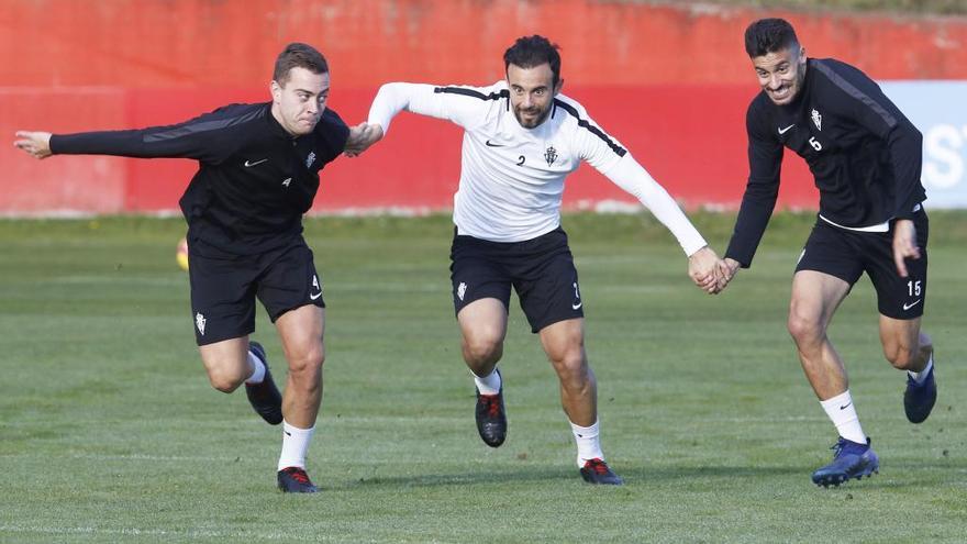 La plantilla del Sporting, durante un entrenamiento.