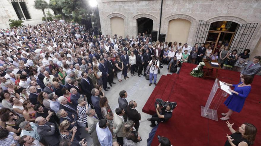 Armengol bei ihrer Antrittsrede im Innenhof des Consolat de Mar.