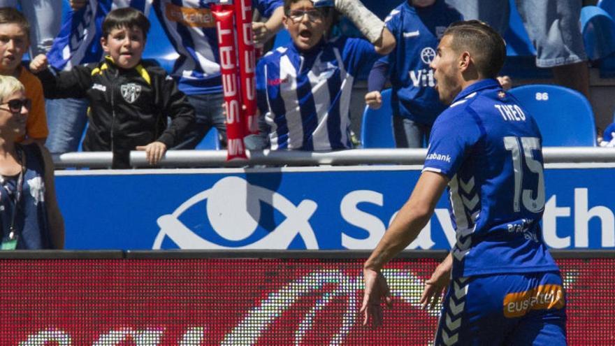 Theo Hernández, tras marcar al Athletic este domingo.