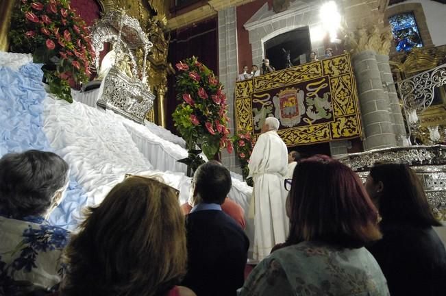 BAJADA DE LA VIRGEN DEL PINO DE SU CAMERIN