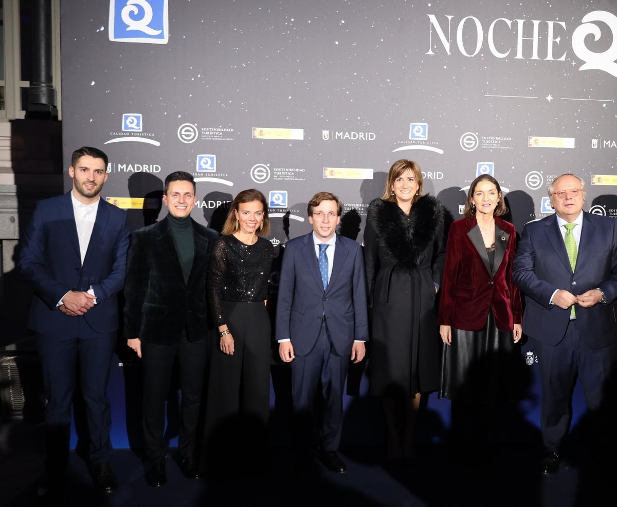 La alcaldesa de Archena, Patricia Fernández, a la izquierda del alcalde de Madrid José Luis Martínez Almeida