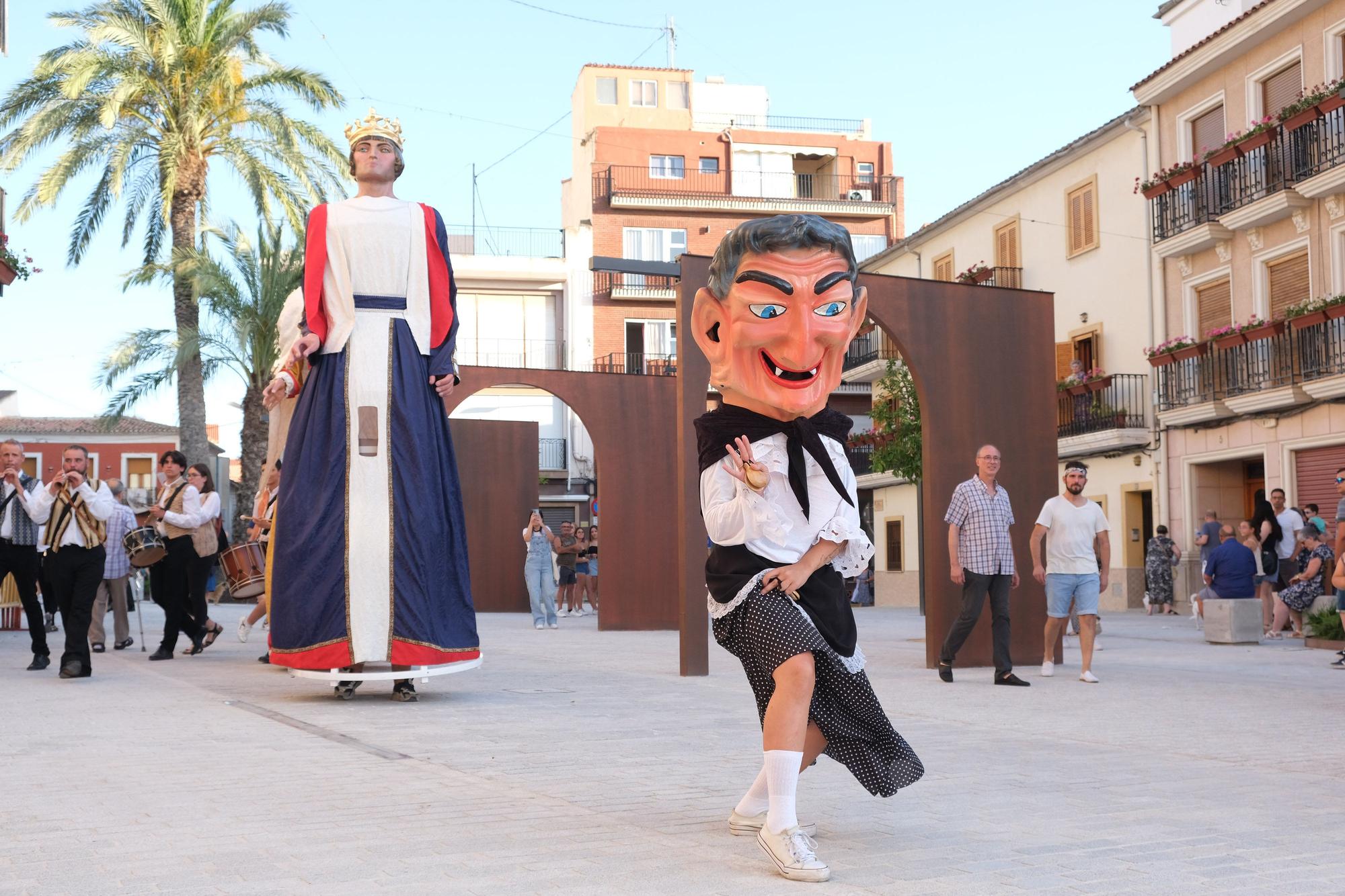 Así ha sido el acto de inaguración de la nueva Plaza de Arriba de Elda