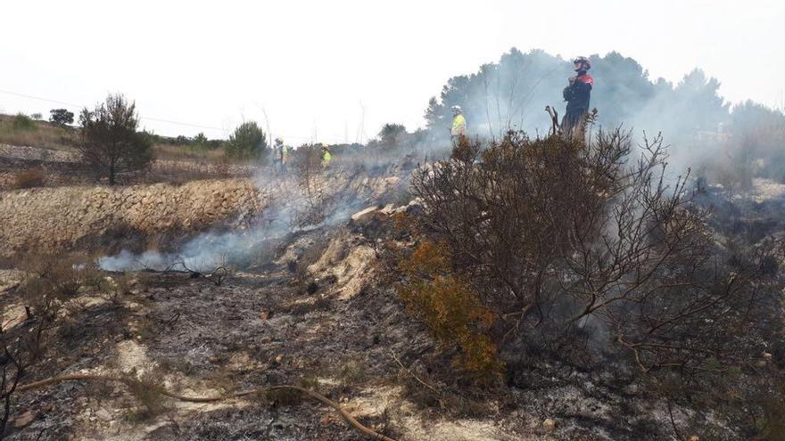 Extinguido el incendio forestal en la zona de Benimarraig de Benissa tras calcinar unos 4.000 m2