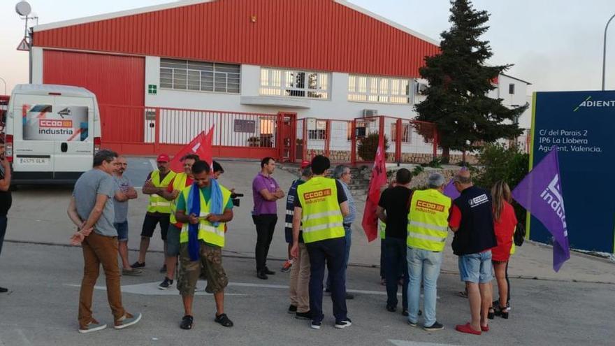 La patronal asegura que la huelga textil tiene un seguimiento &quot;minúsculo&quot;