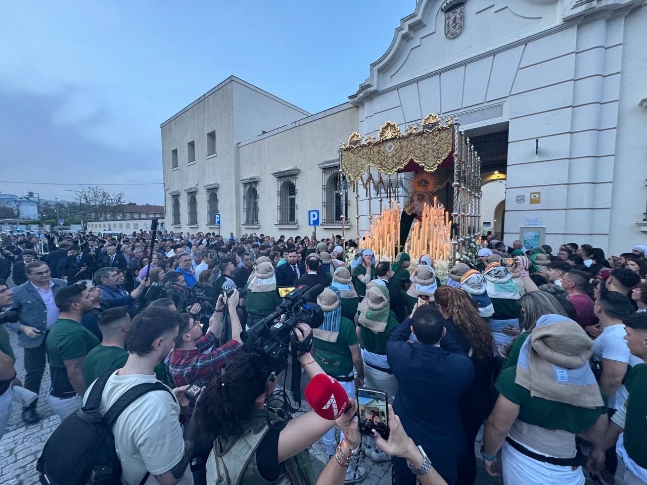 La salida de la Virgen de la O, en imágenes