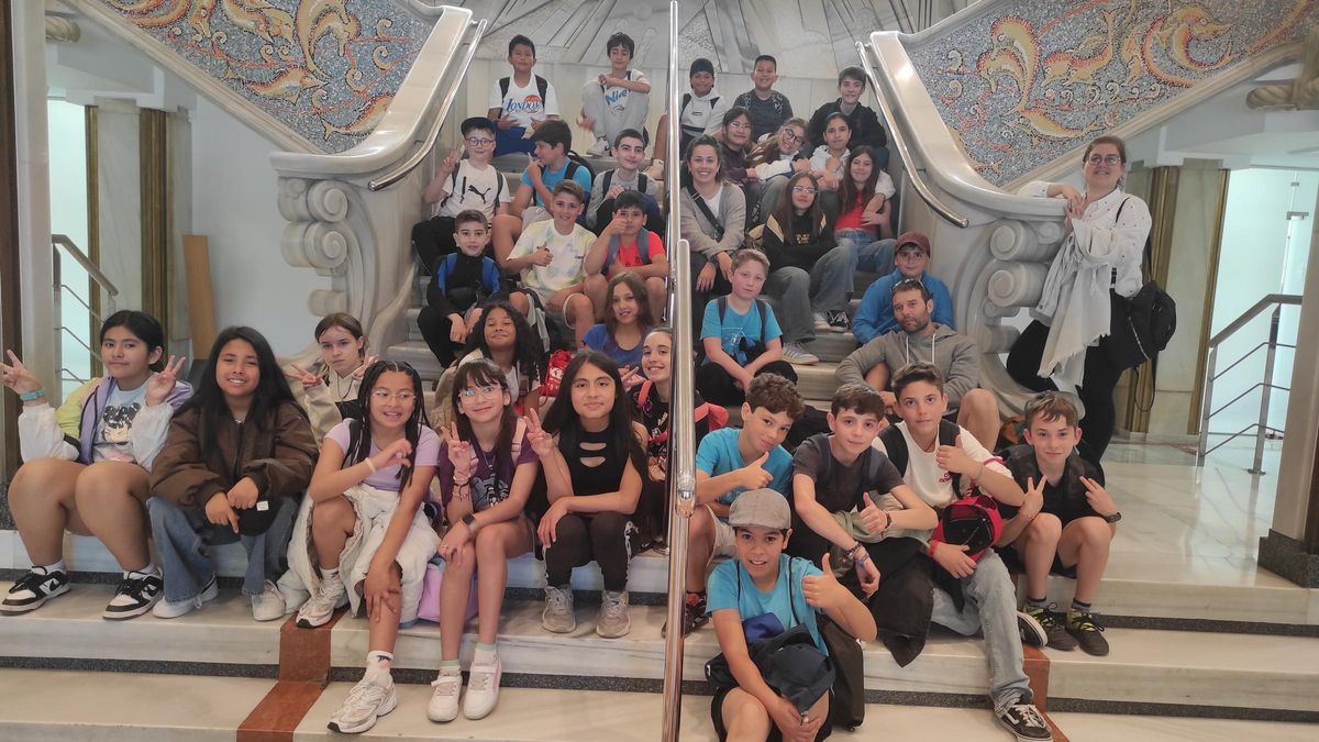 Estudiantes del CEIP La Pedrera (Yecla) durante su visita a la Asamblea Regional el pasado 23 de abril.
